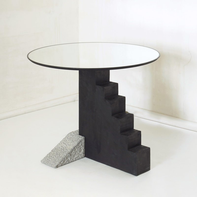 Rooms - Round Staircase Table
