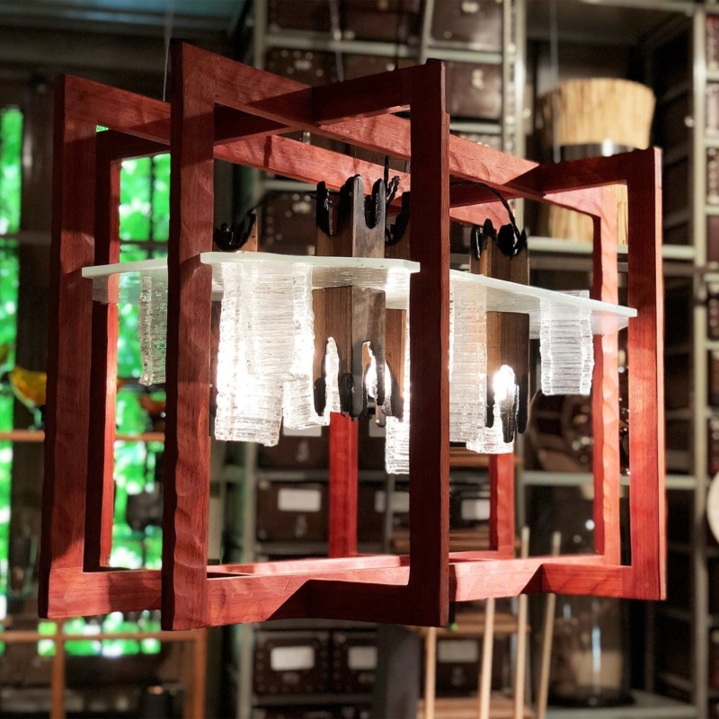 Hillsideout - Thule chandelier