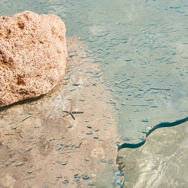 Cypraea - Ile Rodrigues low table in coral stone