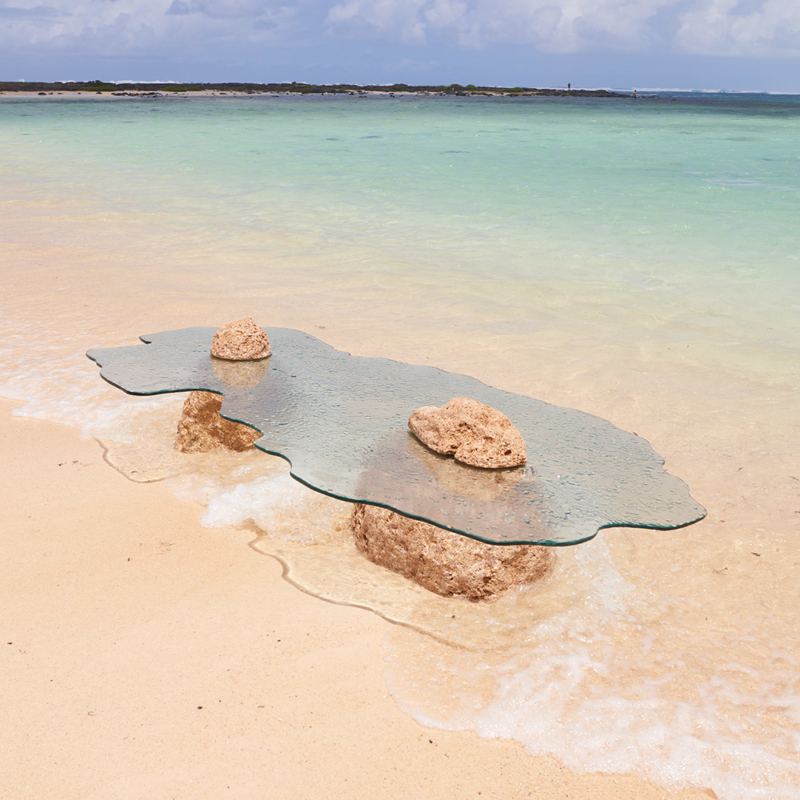 Cypraea - Ile Rodrigues low table in coral stone