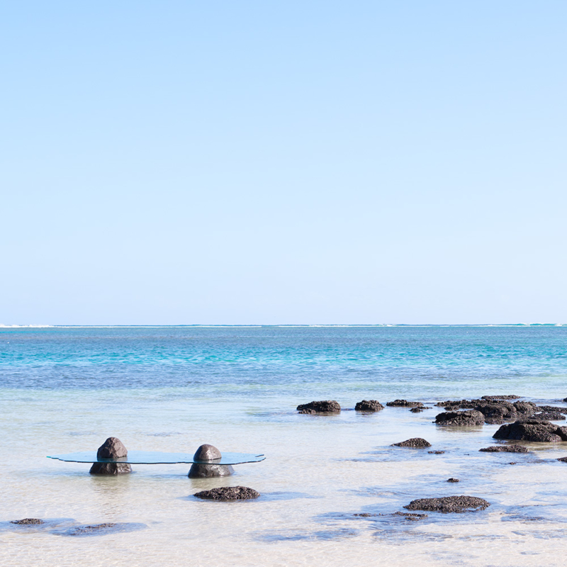 Cypraea - Ile Rodrigues low table in lava stone