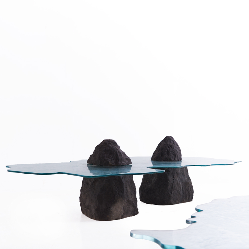 Cypraea - Ile Rodrigues low table in lava stone