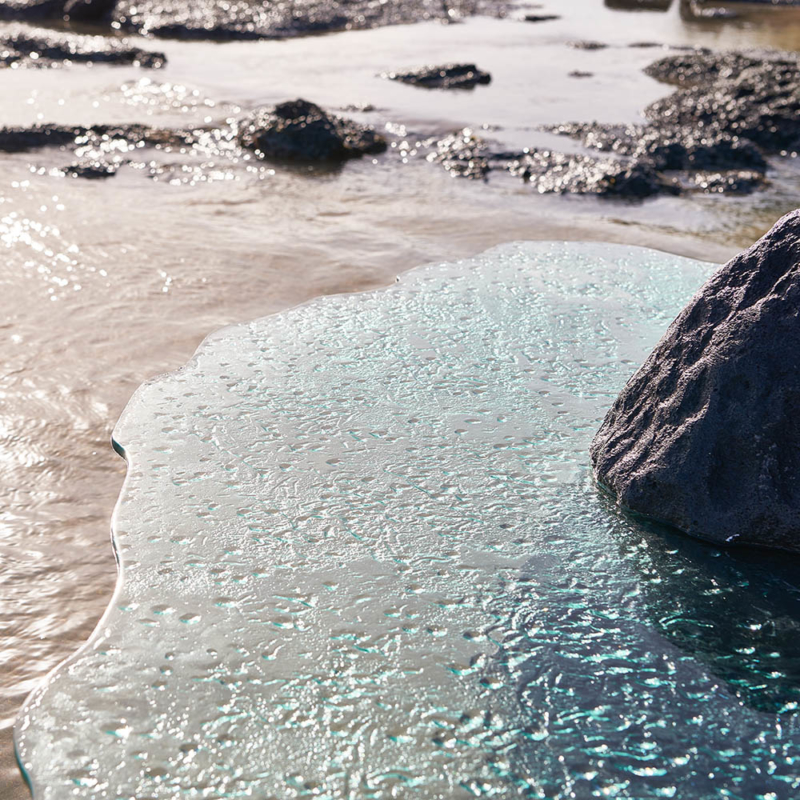 Cypraea - Ile Rodrigues low table in lava stone