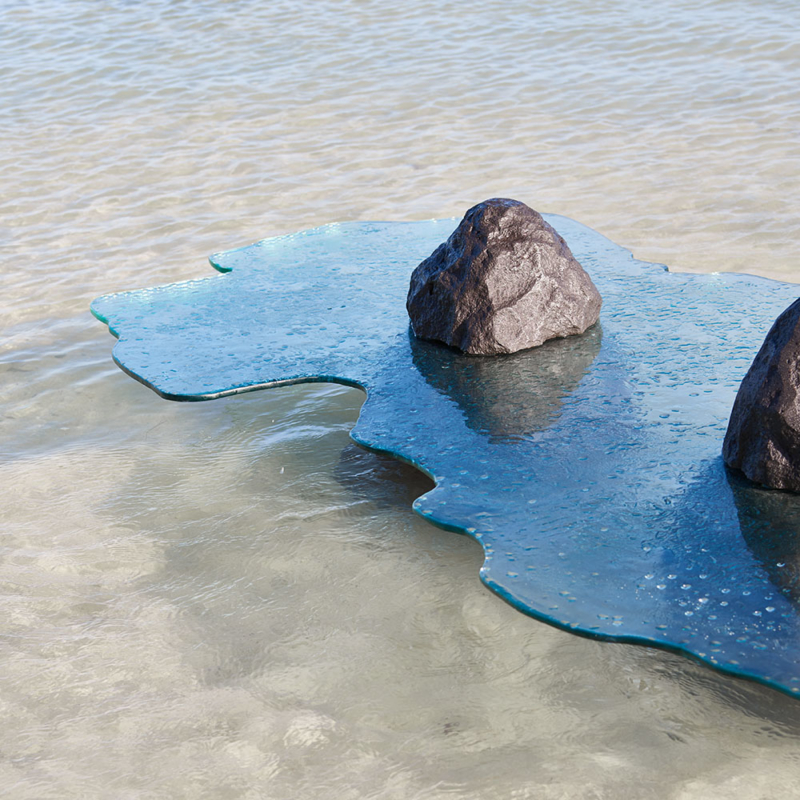 Cypraea - Ile Rodrigues low table in lava stone