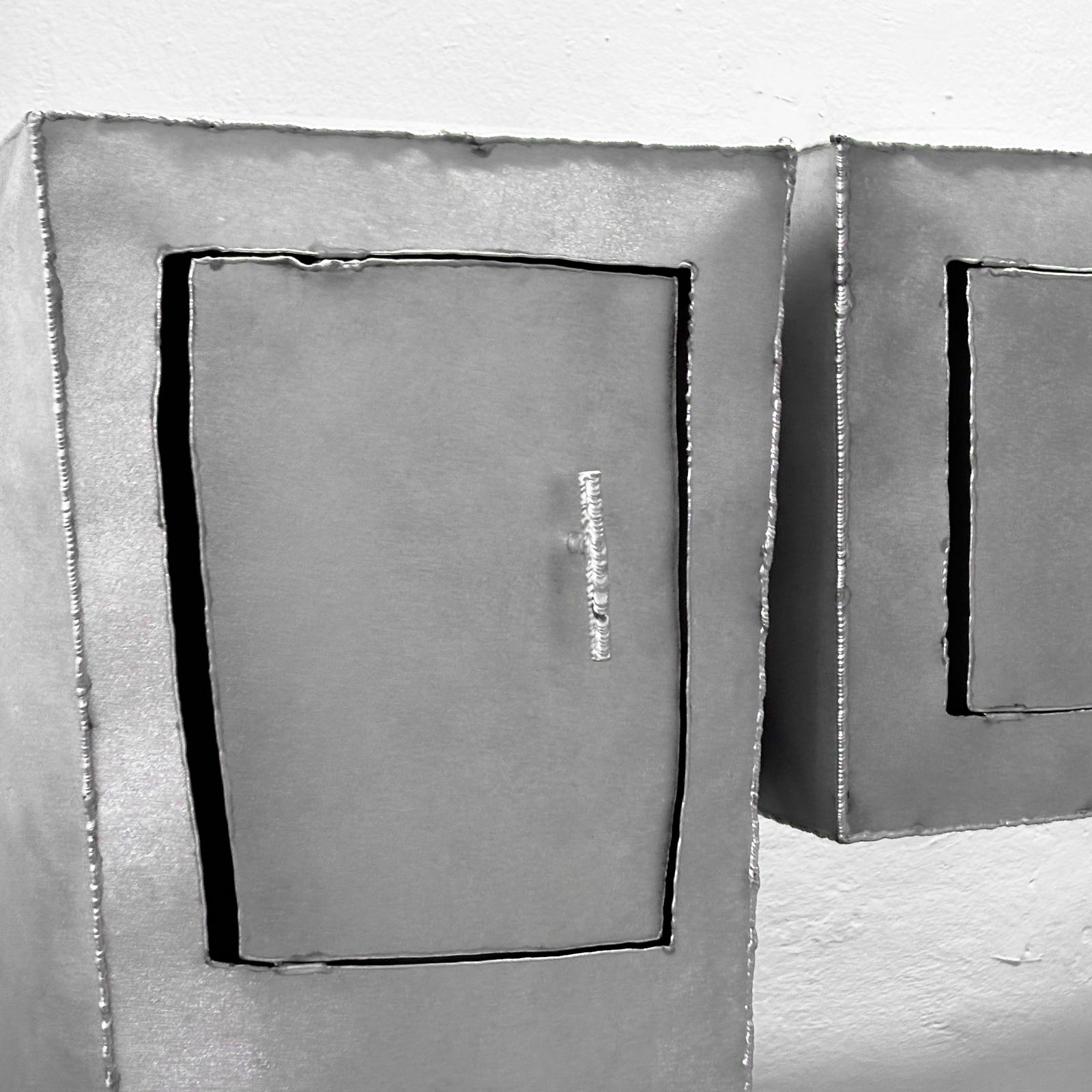 Finn Rossell - Inhale cabinet