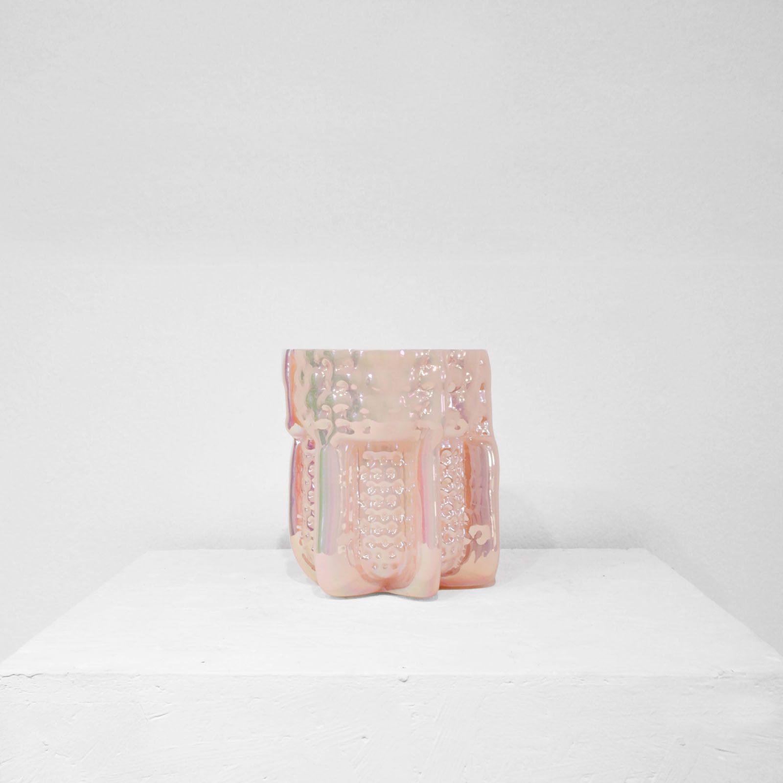 Hana Hillerova - Remix vassel S iridescent