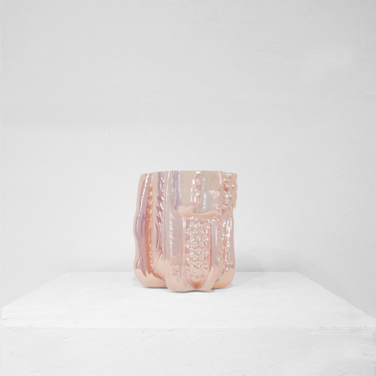 Hana Hillerova - Remix vassel S iridescent