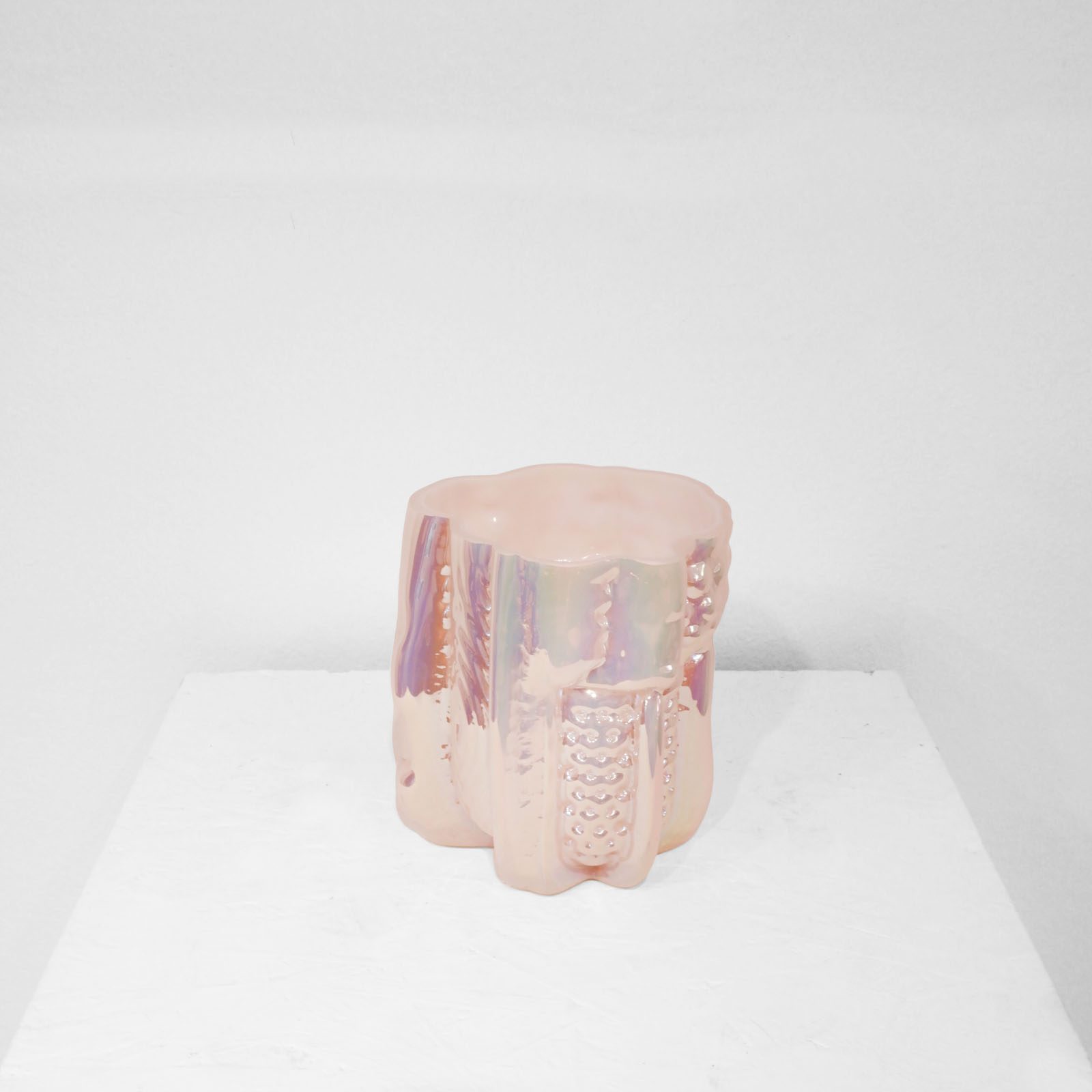 Hana Hillerova - Remix vassel S iridescent