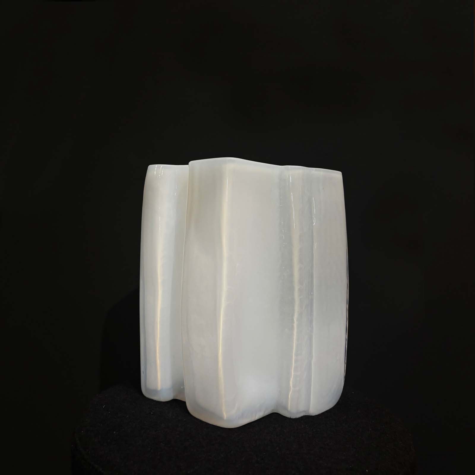 Hana Hillerova - Remix vessel M white