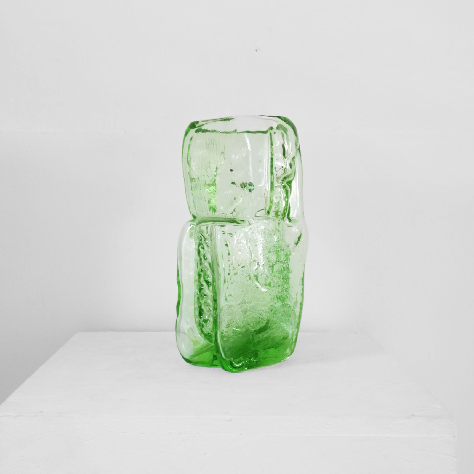 Hana Hillerova - vessel L green