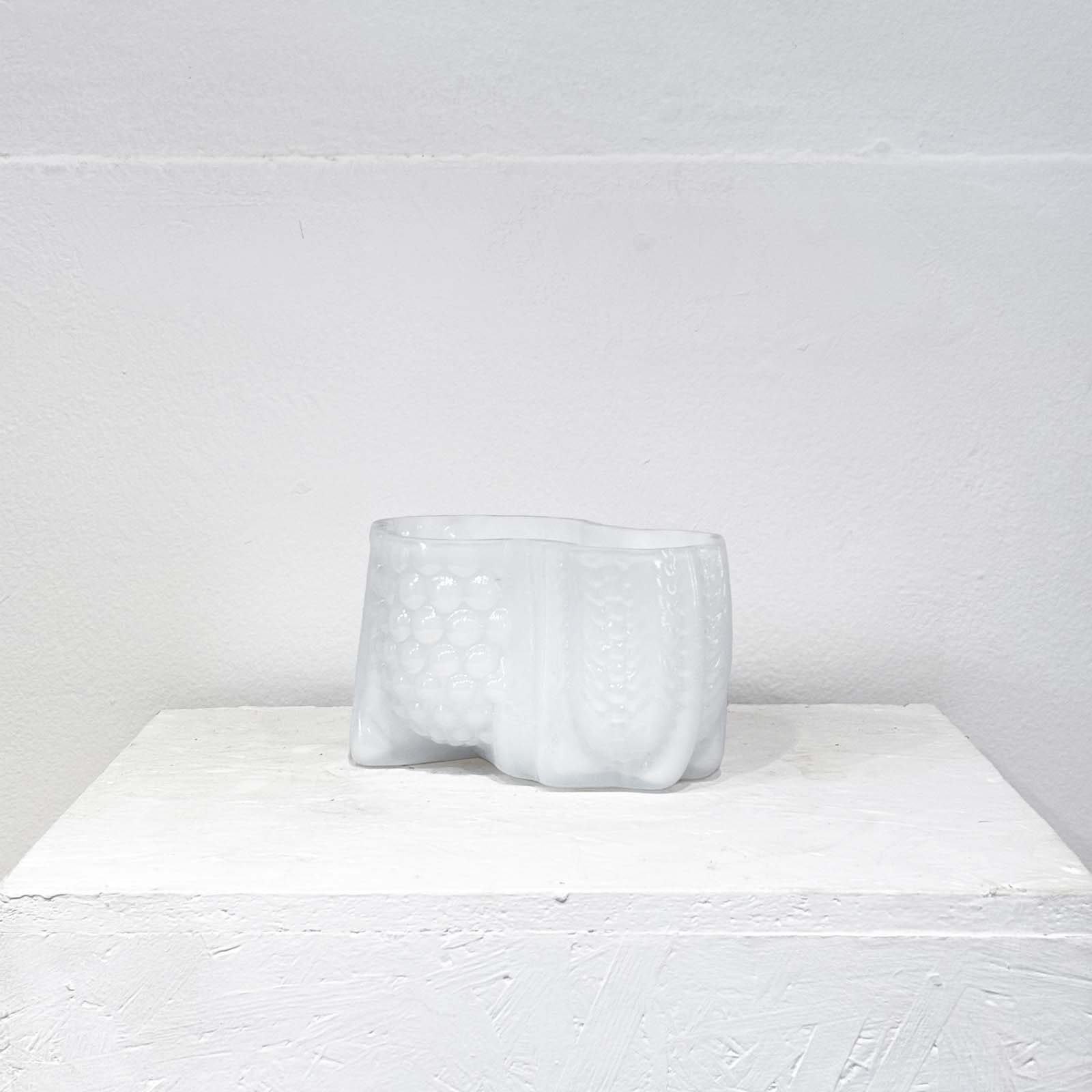 Hana Hillerova - vessel pearl _ 2